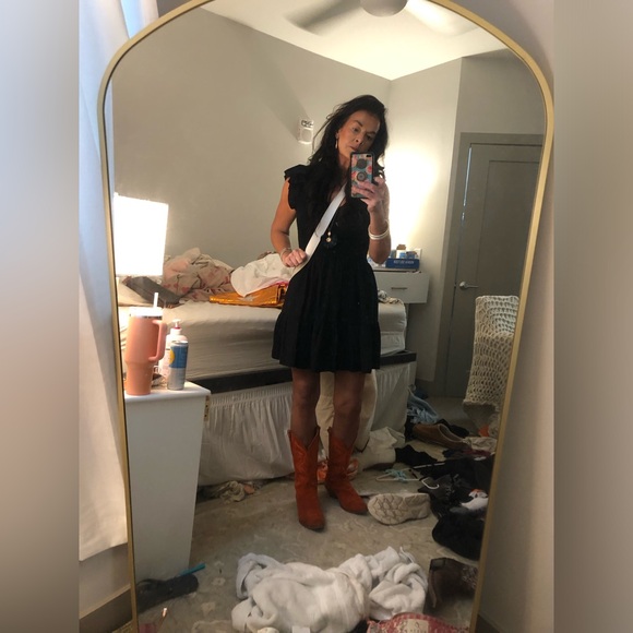 Meet your Posher, Beth - Picture 4 of 15